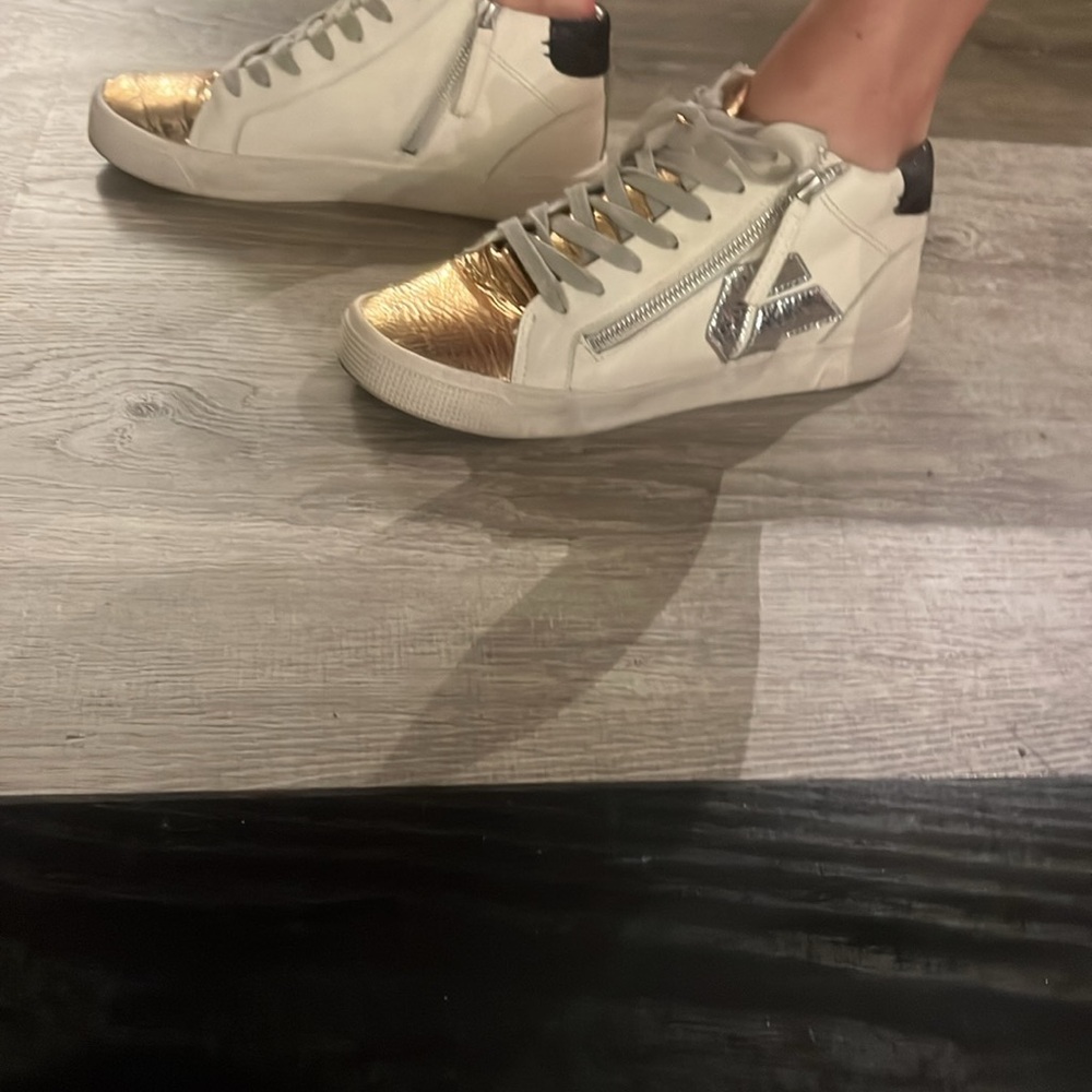 Dolce vita double zip white and gold vintage type mid tops